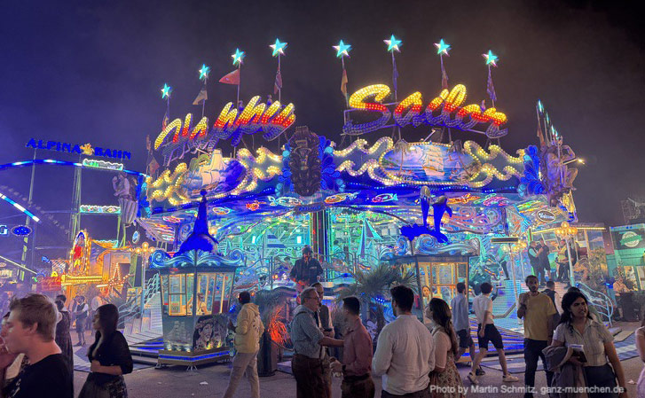 eu auf dem Oktoberfest: Seesturmbahn "Happy Sailor" (©Foto: Martin Schmitz) 